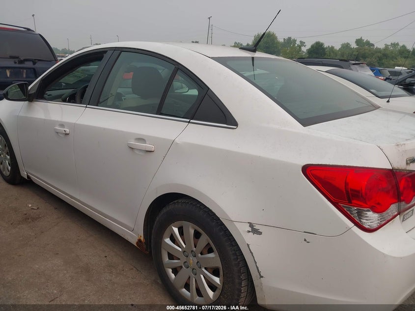 2011 CHEVROLET CRUZE auction photo 6