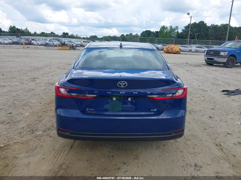 TOYOTA CAMRY - zdjęcie 16