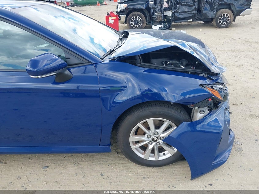 TOYOTA CAMRY - zdjęcie 18