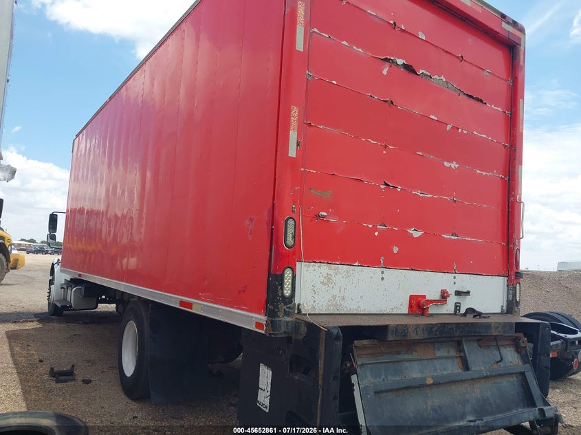 2005 FREIGHTLINER M2 auction photo 3