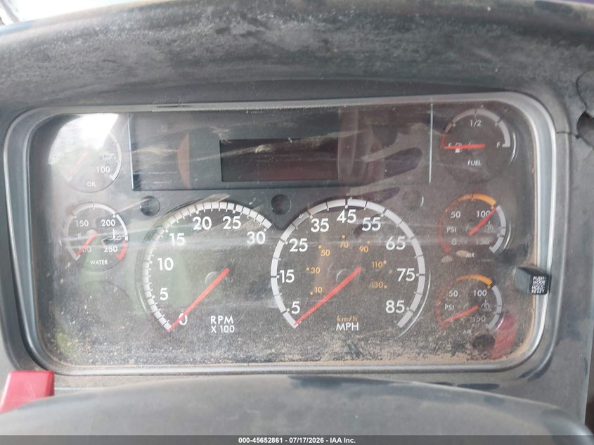 2005 FREIGHTLINER M2 auction photo 5