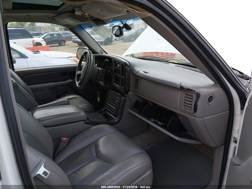 2003 GMC YUKON XL 1500 auction photo 5