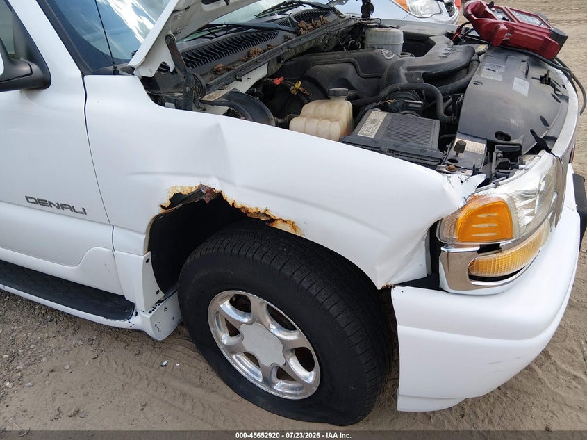 2003 GMC YUKON XL 1500 auction photo 6