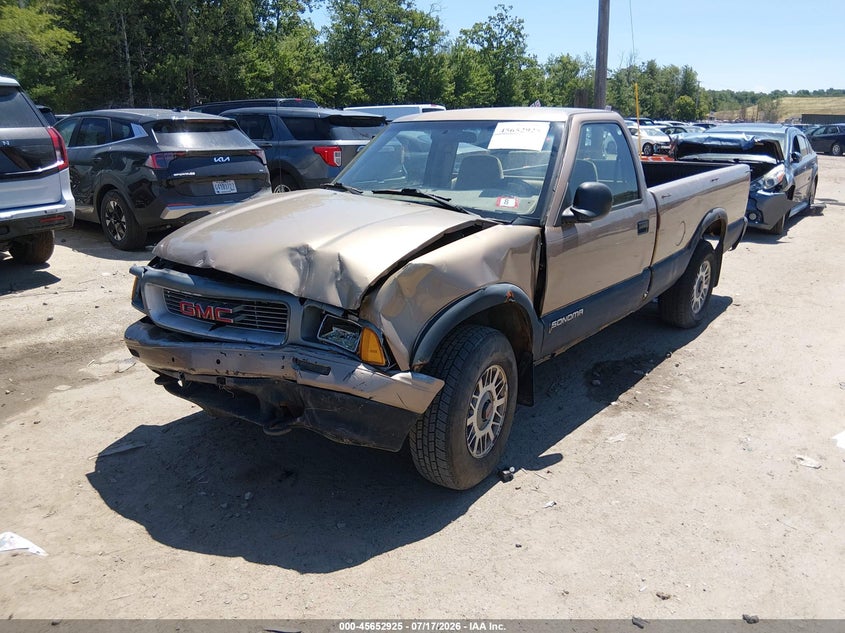 1997 GMC SONOMA auction photo 2