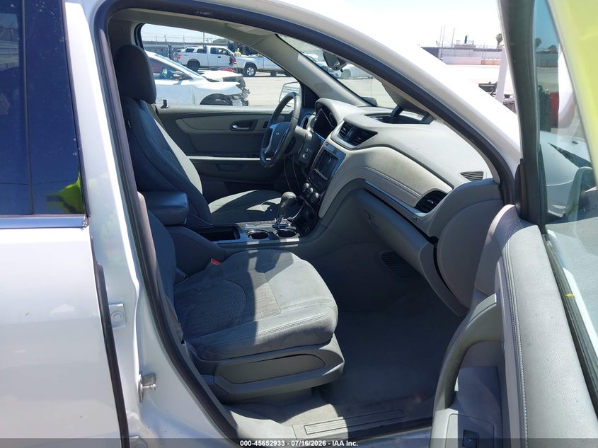 2017 CHEVROLET TRAVERSE auction photo 5
