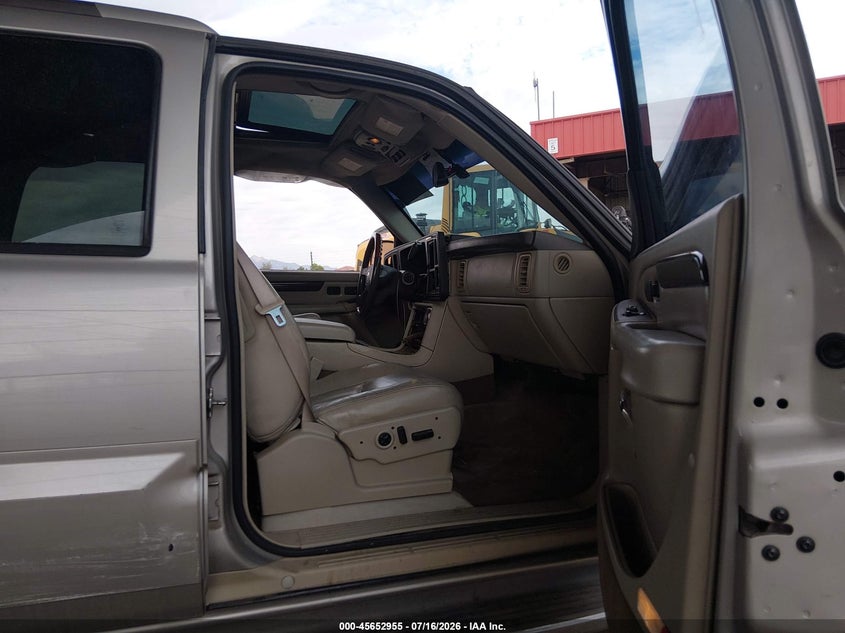 2004 CADILLAC ESCALADE auction photo 5