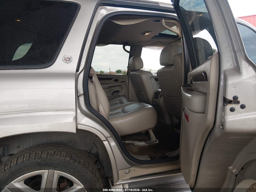 2004 CADILLAC ESCALADE auction photo 8