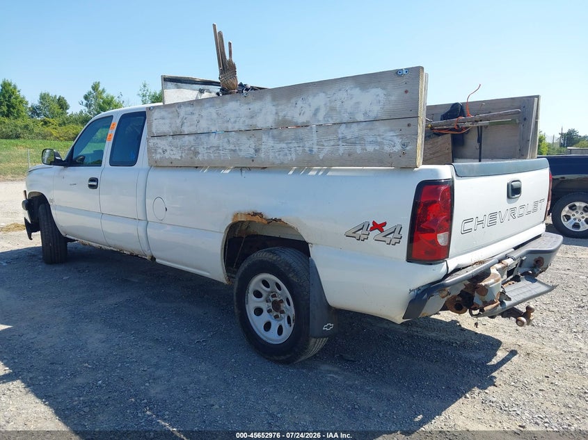 2006 CHEVROLET SILVERADO PICKUP 5.3L V-8 295HP