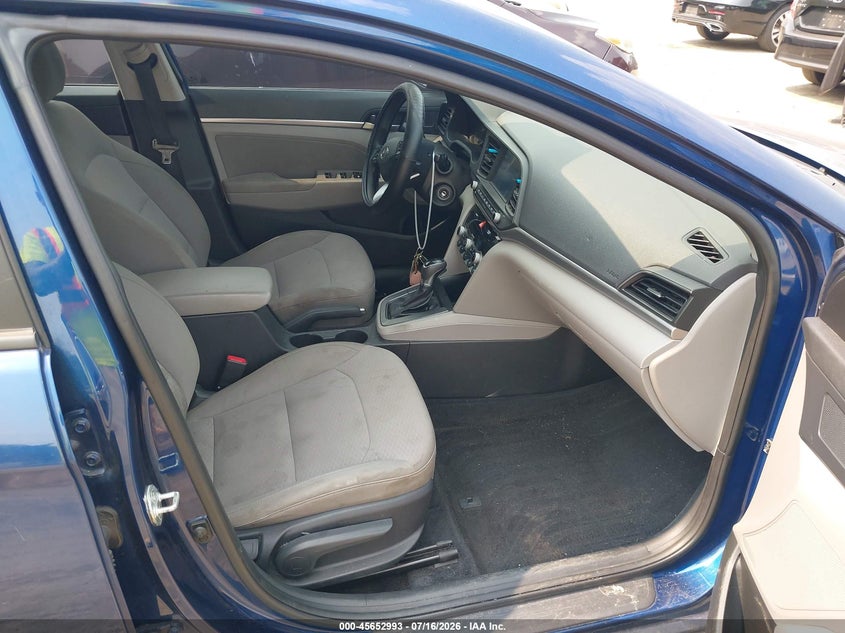 2020 HYUNDAI ELANTRA auction photo 5