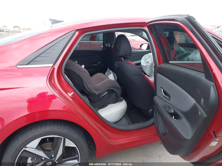 2022 HYUNDAI ELANTRA auction photo 8
