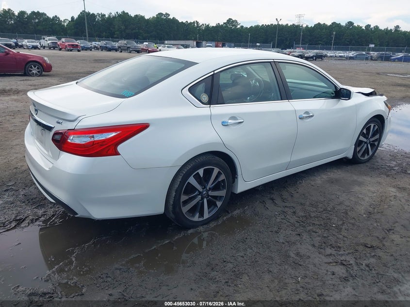2017 NISSAN ALTIMA auction photo 4