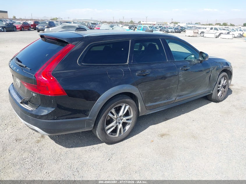 2018 VOLVO V90 CROSS COUNTRY auction photo 4