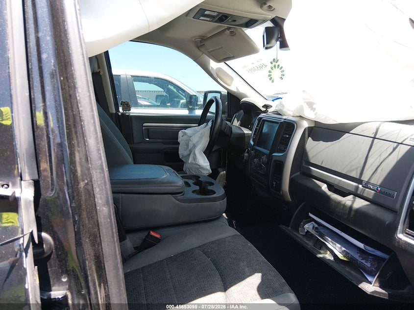 2019 RAM 1500 CLASSIC auction photo 5