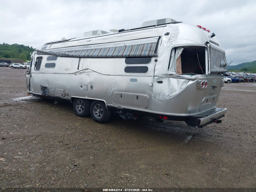 2022 AIRSTREAM 28RB auction photo 3