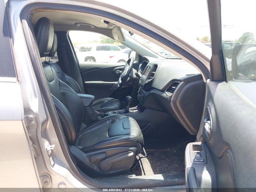 2019 JEEP CHEROKEE auction photo 5