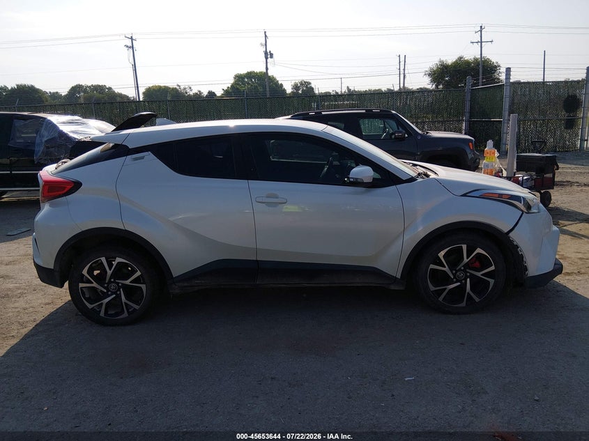 TOYOTA C-HR - zdjęcie 14