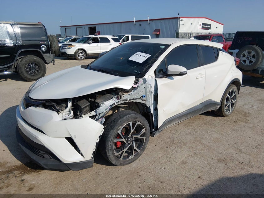 TOYOTA C-HR - zdjęcie 2