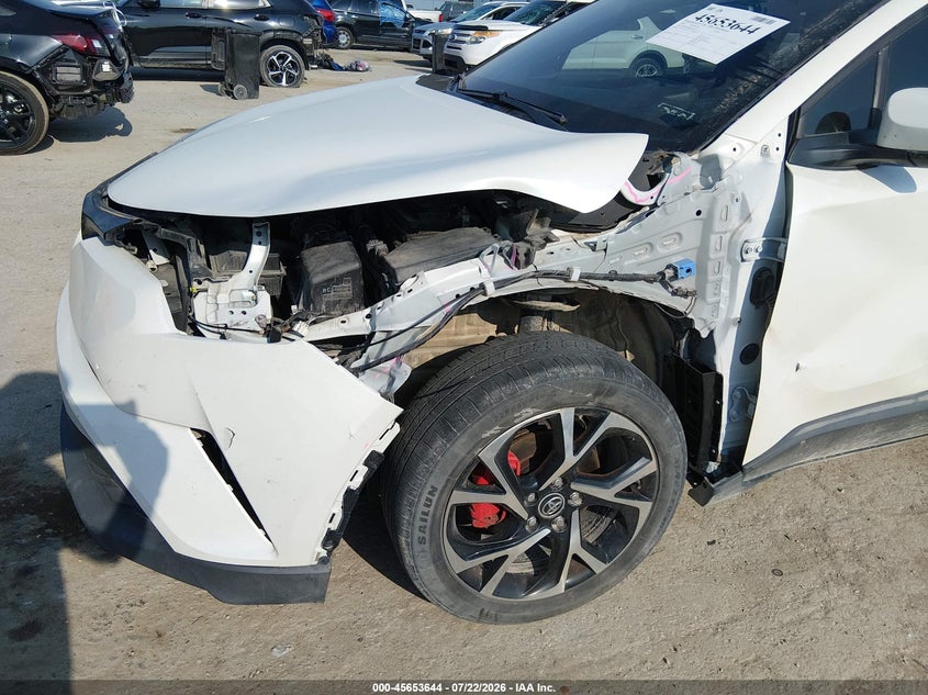 TOYOTA C-HR - zdjęcie 6