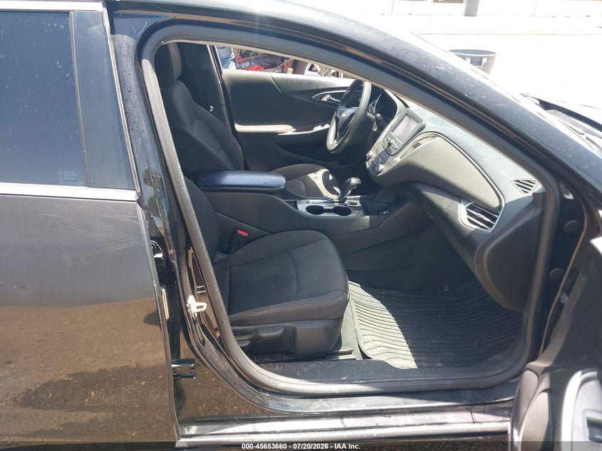 2018 CHEVROLET MALIBU auction photo 5