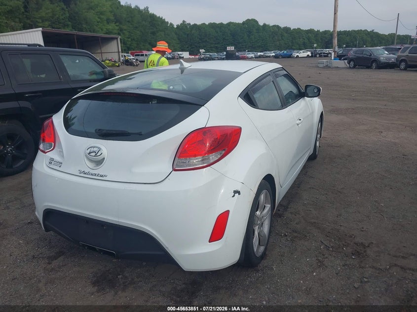 2013 HYUNDAI VELOSTER — zdjęcie 4