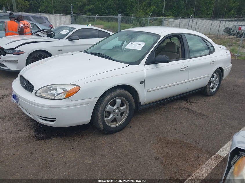 2004 FORD TAURUS auction photo 2