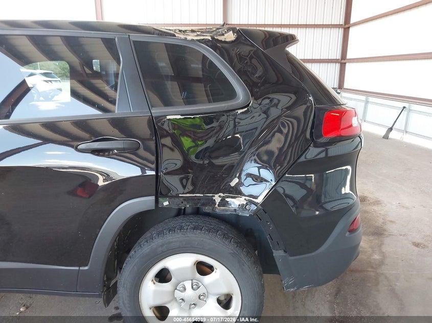 2017 JEEP CHEROKEE auction photo 6