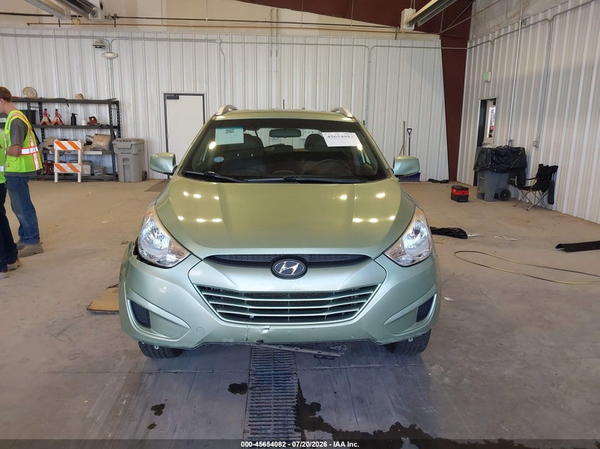 2010 Hyundai Tucson Gls VIN: KM8JUCAC8AU061217 Lot: 45654082