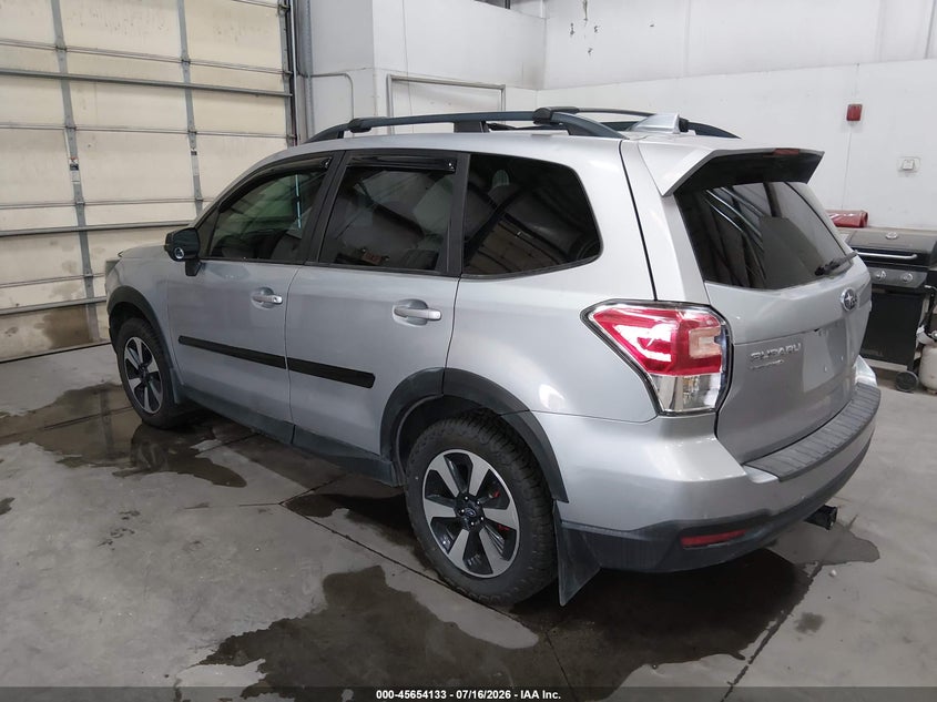 Vin: jf2sjagc1jh504122, lot: 46152688, subaru forester 2.5i premium 20183