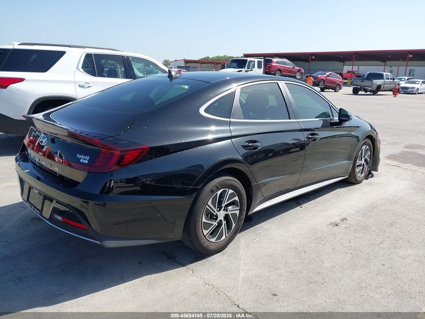 2023 HYUNDAI SONATA HYBRID auction photo 4