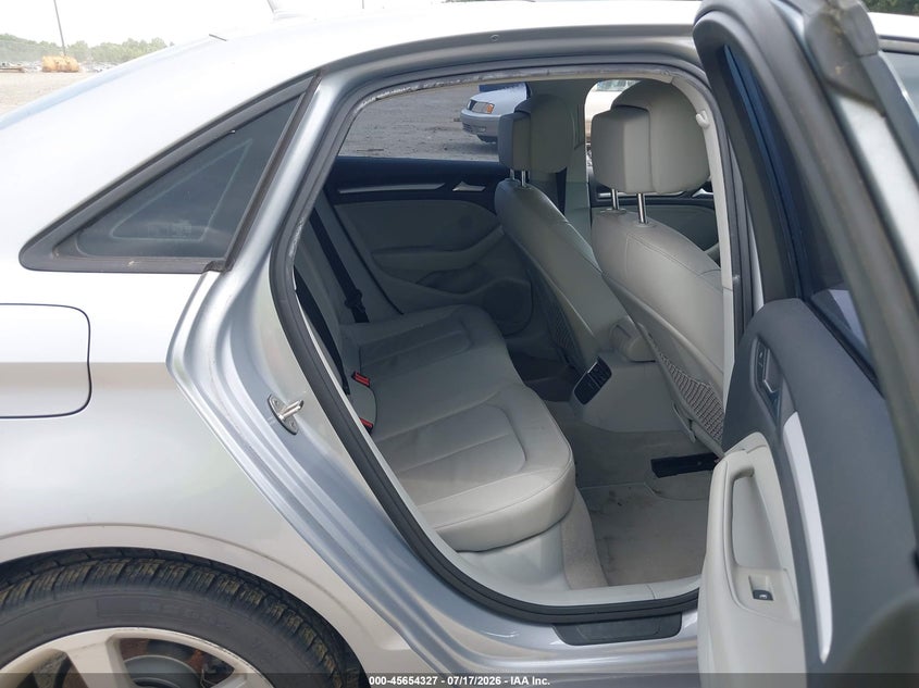 2015 Audi A3 2.0T Premium VIN: WAUBFGFFXF1040114 Lot: 45654327