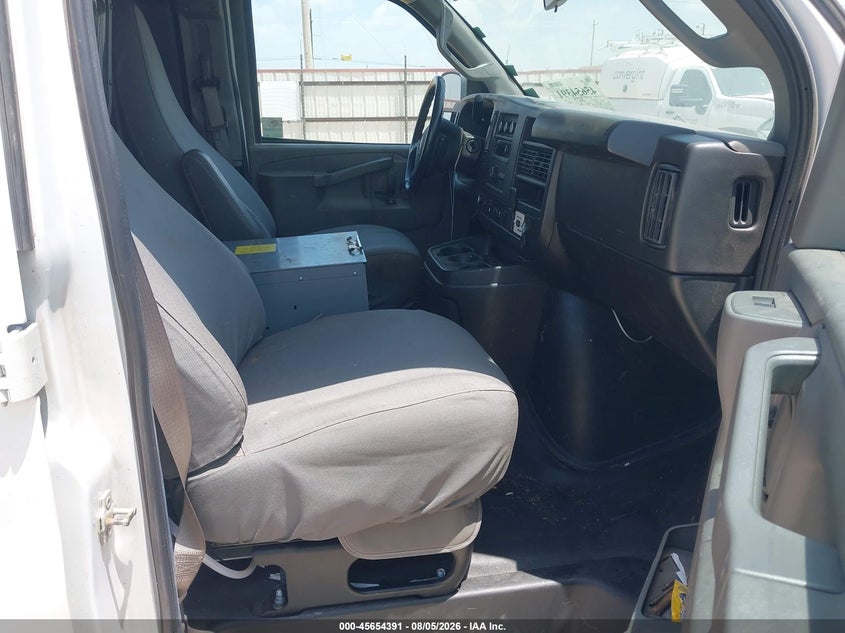 2023 GMC SAVANA CARGO auction photo 5