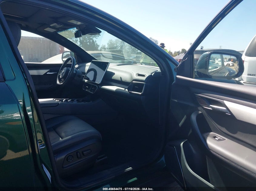 2024 VINFAST VF 8 auction photo 5