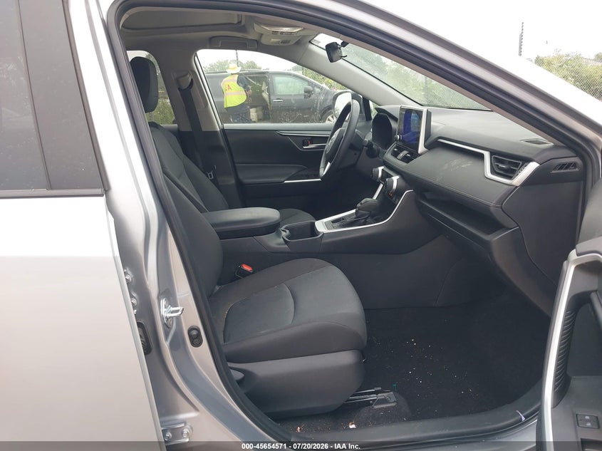 2025 TOYOTA RAV4 auction photo 5