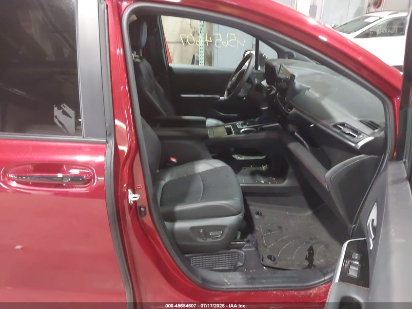 TOYOTA SIENNA 2025 VIN 5TDDSKFC9SS206541