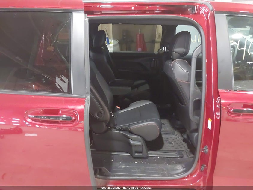 TOYOTA SIENNA 2025 VIN 5TDDSKFC9SS206541