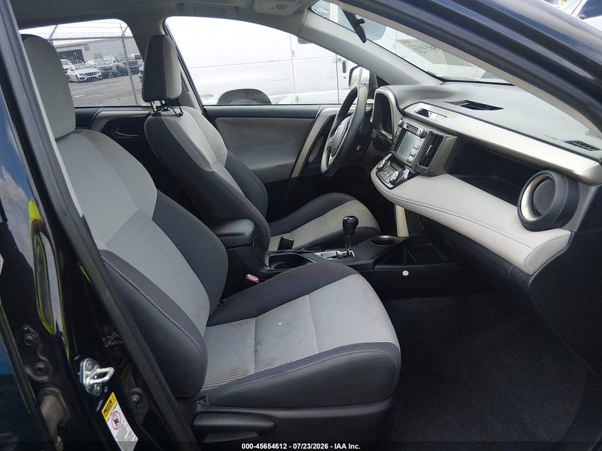 2015 TOYOTA RAV4 auction photo 5