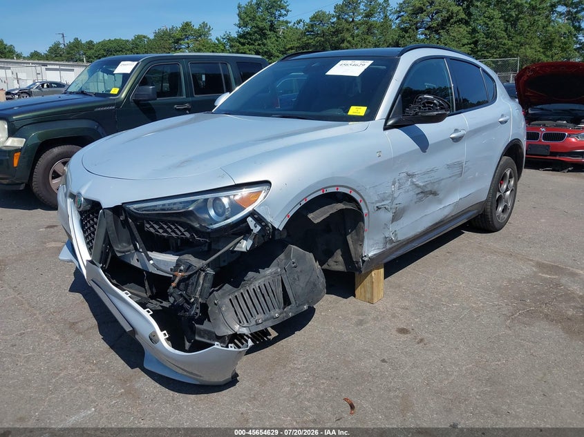 2022 ALFA ROMEO STELVIO auction photo 2