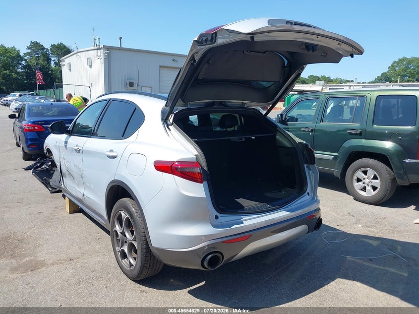 2022 ALFA ROMEO STELVIO auction photo 3
