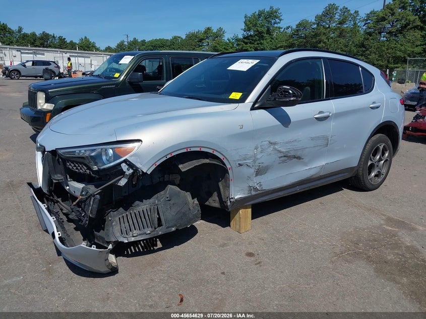 2022 ALFA ROMEO STELVIO auction photo 6