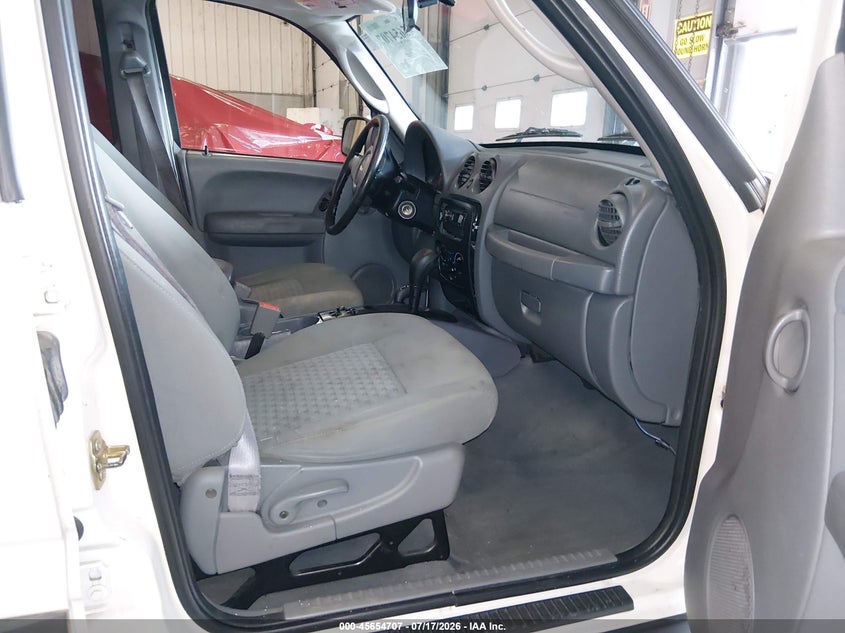 2006 JEEP LIBERTY auction photo 5