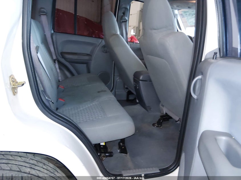 2006 JEEP LIBERTY auction photo 8
