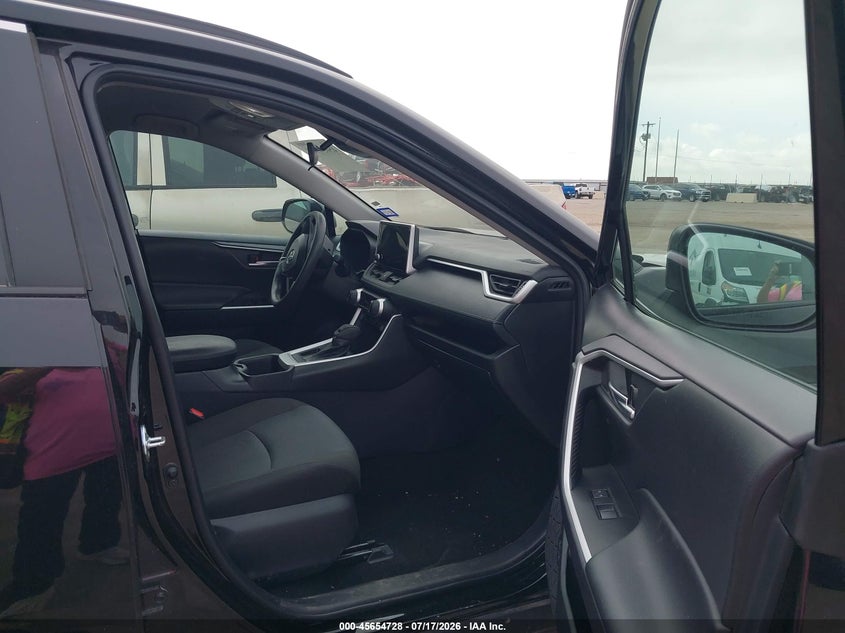 2025 TOYOTA RAV4 auction photo 5
