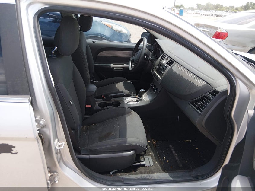2010 CHRYSLER SEBRING auction photo 5