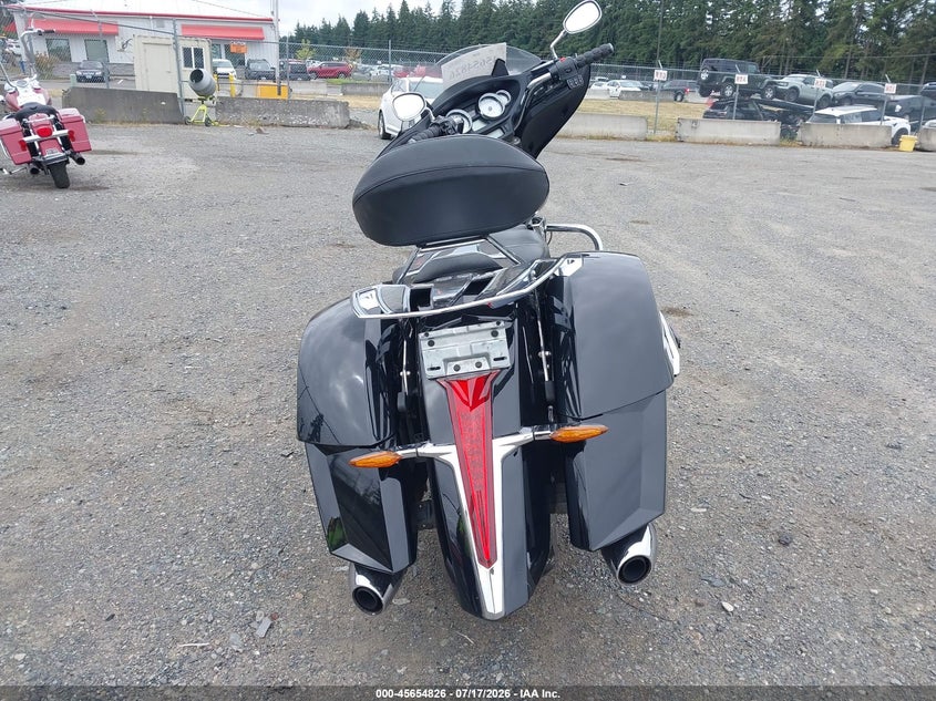 2011 VICTORY MOTORCYCLES CROSS COUNTRY auction photo 6