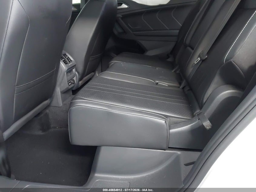 2024 VOLKSWAGEN TIGUAN auction photo 8