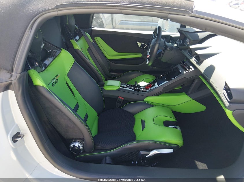 2022 LAMBORGHINI HURACAN EVO auction photo 8