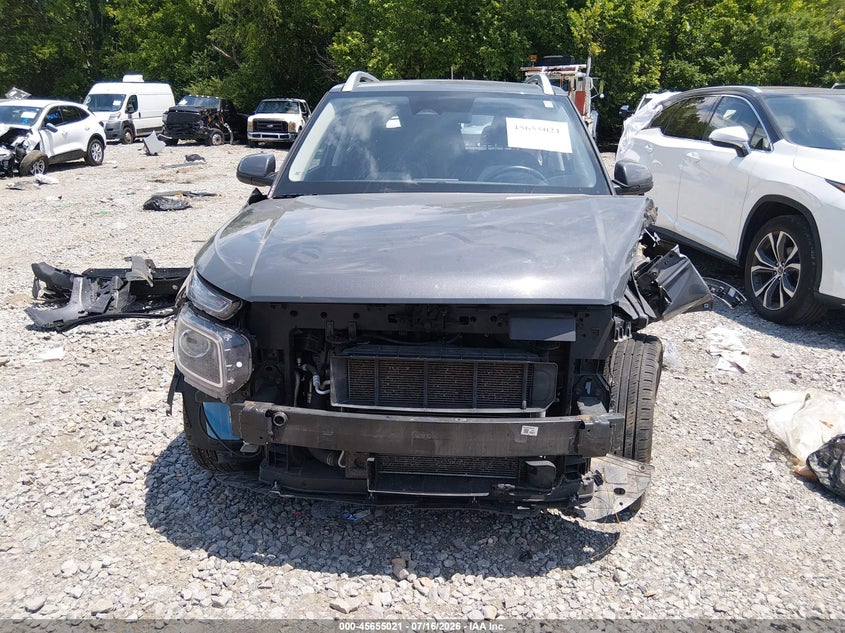 2024 HYUNDAI VENUE auction photo 6