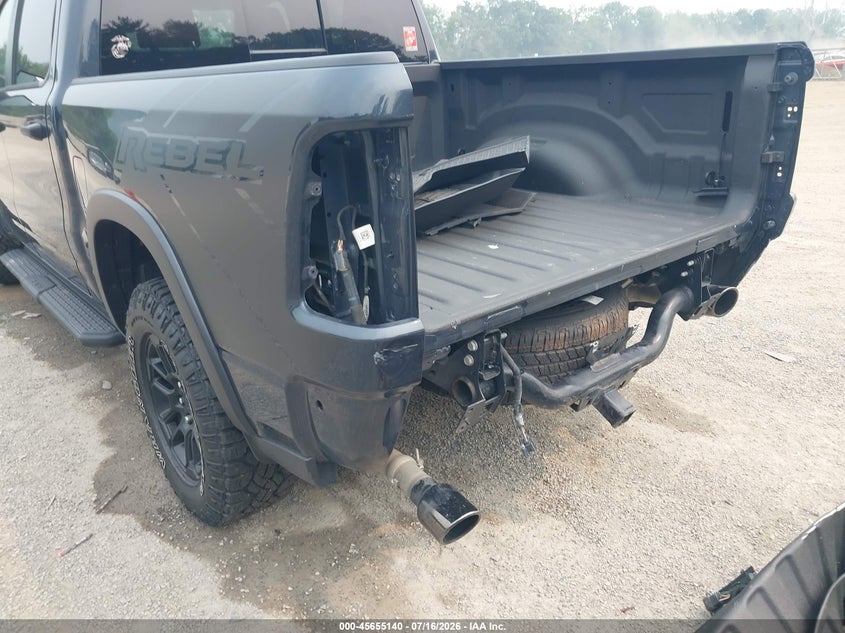2025 RAM 1500 auction photo 6