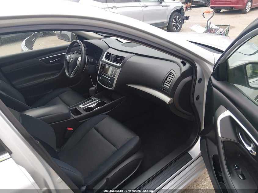 2017 NISSAN ALTIMA auction photo 5