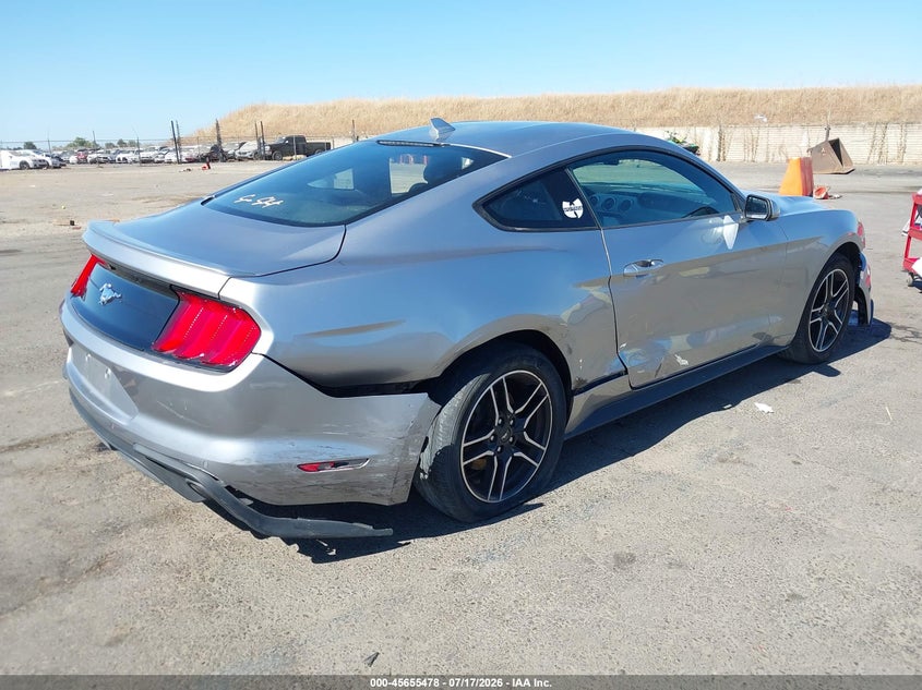 FORD MUSTANG - zdjęcie 4